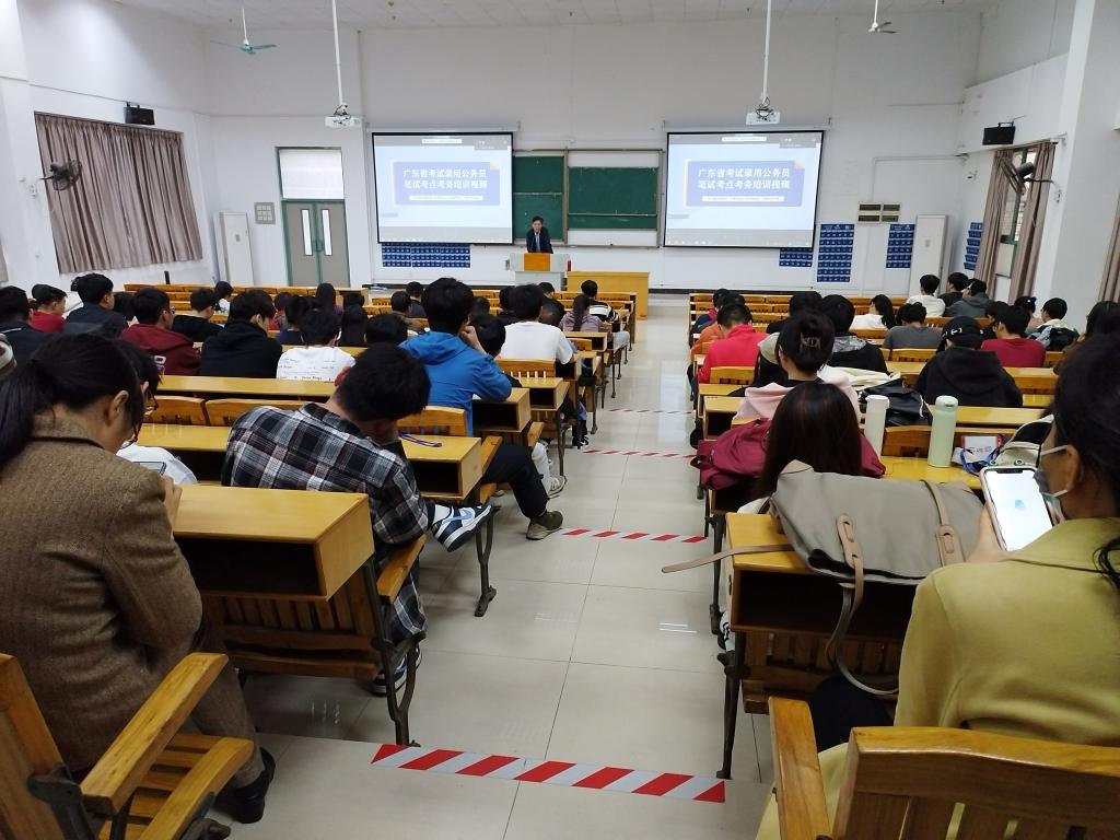 Kaiyun：鳳凰航運(yùn)收盤下跌998%最新市凈率1031(圖1)