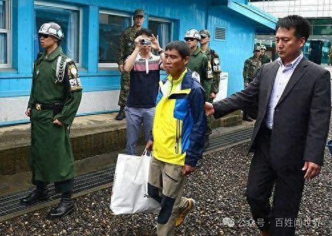 朝鮮船員被遣送回國踏過分界線立馬翻臉脫光衣服全扔回去！板門店的生死抉擇與韓朝70年暗戰(zhàn)(圖2)
