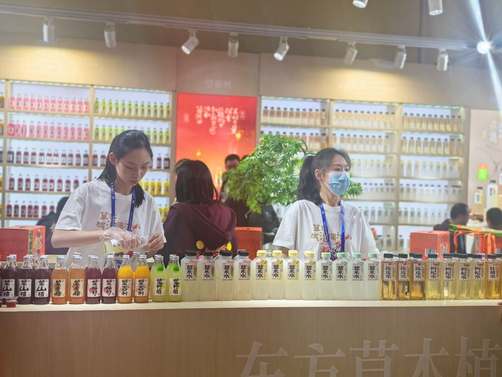 文化新觀察·文化賦能經(jīng)濟(jì)社會發(fā)展系列談｜傳統(tǒng)引領(lǐng)“新國潮”(圖3)